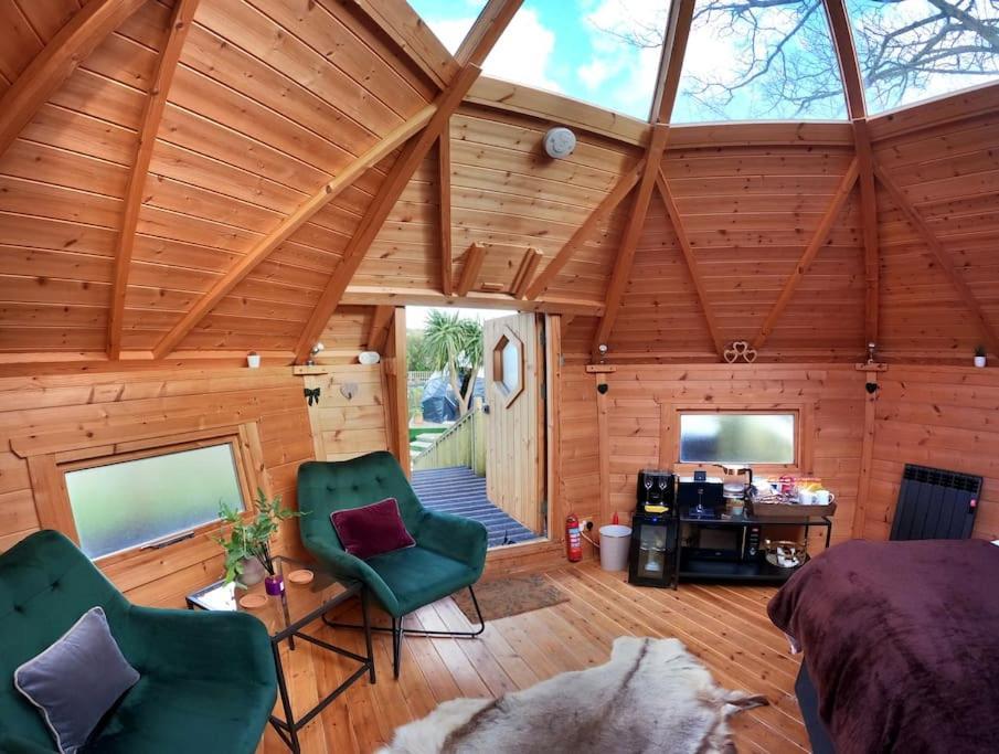 Romantic Treehouse With Hot Tub & Bbq Lodge Praze an Beeble Экстерьер фото